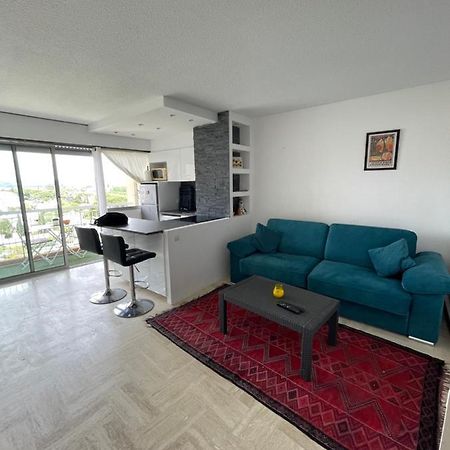 Beau Studio Dans Residence Avec Piscine Et Vue Sur La Ville - 5Min Des Plages Mandelieu-la-Napoule Exterior photo