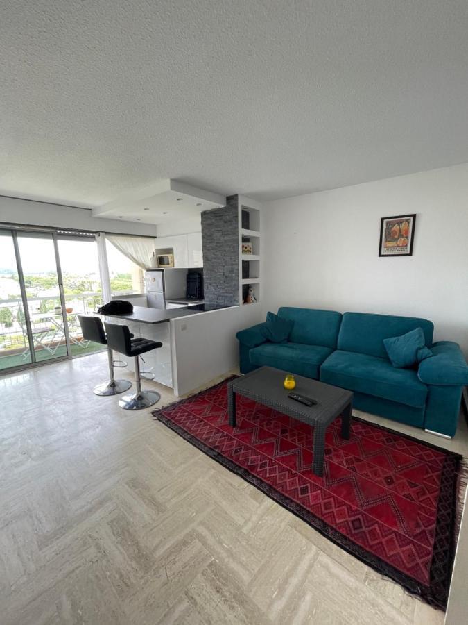 Beau Studio Dans Residence Avec Piscine Et Vue Sur La Ville - 5Min Des Plages Mandelieu-la-Napoule Exterior photo