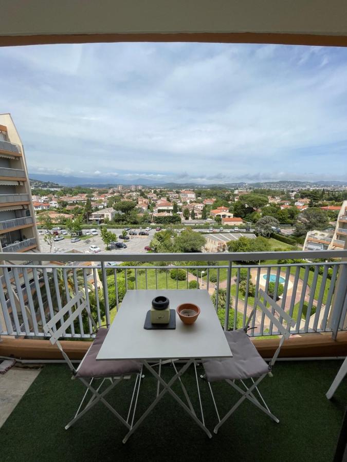 Beau Studio Dans Residence Avec Piscine Et Vue Sur La Ville - 5Min Des Plages Mandelieu-la-Napoule Exterior photo