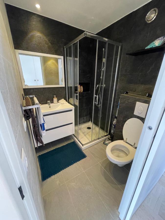 Beau Studio Dans Residence Avec Piscine Et Vue Sur La Ville - 5Min Des Plages Mandelieu-la-Napoule Exterior photo